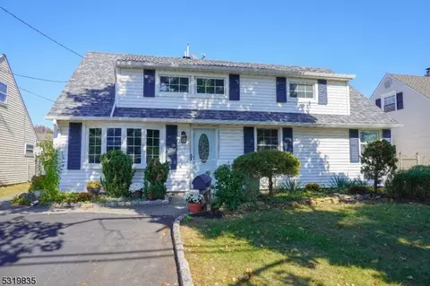 42 Grand Ave, Woodbridge Twp, NJ 08830