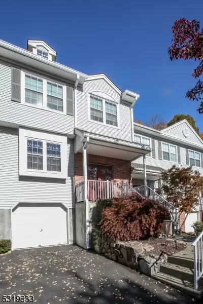 166 Brookside Ln, Mount Arlington, NJ 07856