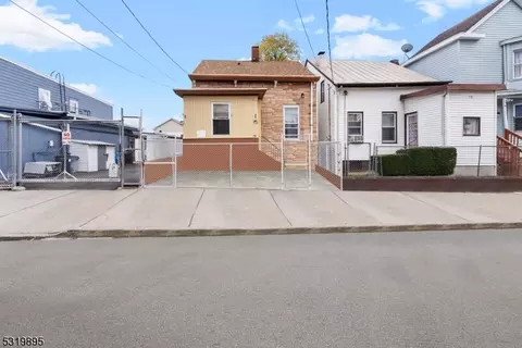 74 N 6th St, Paterson, NJ 07522