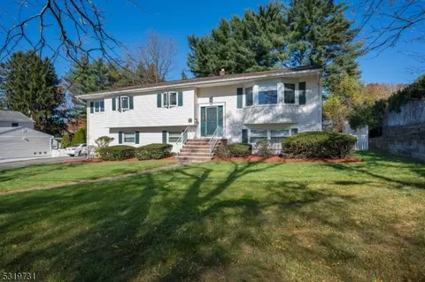 11 Aberdeen Ave, Wayne, NJ 07470