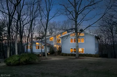 13 Lenore Rd, Tewksbury Twp, NJ 07830