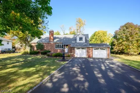 24 Armstrong Dr, Clark, NJ 07066