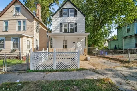 66 Hamilton St, East Orange, NJ 07017