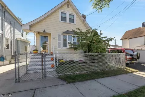 688 Devon St, Kearny, NJ 07032