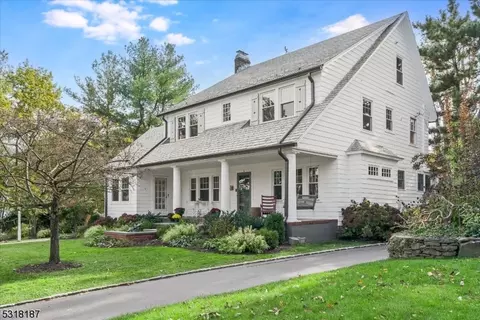 4 Windsor Pl, Montclair, NJ 07043 photo 2