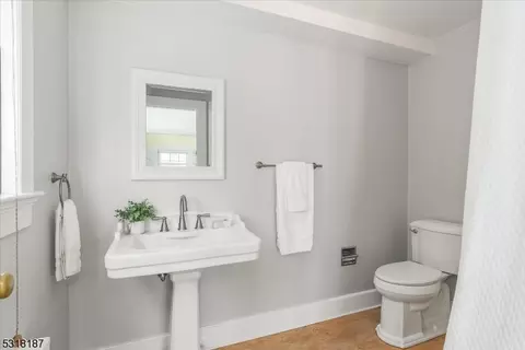 4 Windsor Pl, Montclair, NJ 07043 photo 14