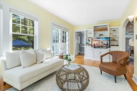 4 Windsor Pl, Montclair, NJ 07043 photo 13