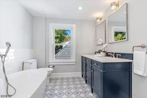 4 Windsor Pl, Montclair, NJ 07043 photo 28