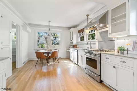 4 Windsor Pl, Montclair, NJ 07043 photo 17