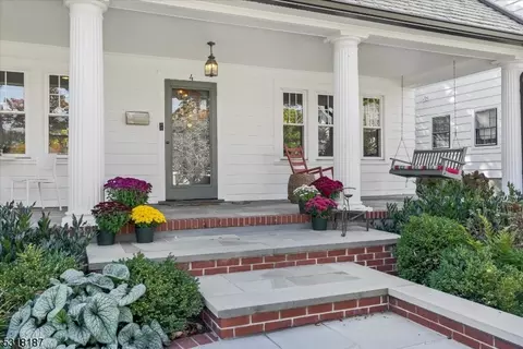 4 Windsor Pl, Montclair, NJ 07043 photo 3