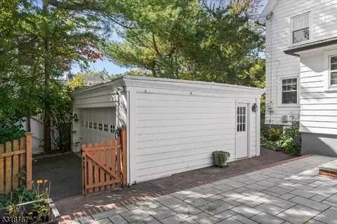 4 Windsor Pl, Montclair, NJ 07043 photo 39