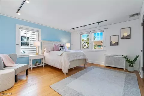 4 Windsor Pl, Montclair, NJ 07043 photo 23