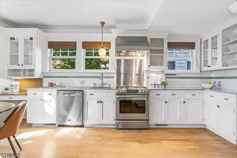 4 Windsor Pl, Montclair, NJ 07043 photo 18