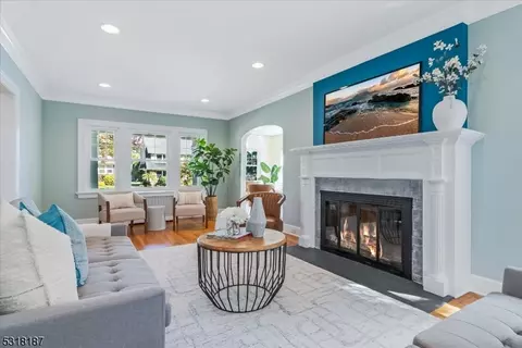 4 Windsor Pl, Montclair, NJ 07043 photo 11