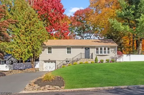 12 Bruce Ct, Cedar Grove, NJ 07009