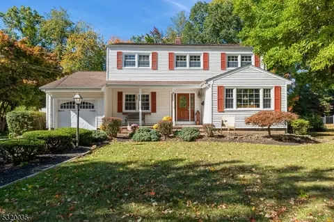 7 Grecian St, Parsippany-troy Hills Twp, NJ 07054