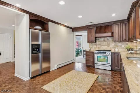 35 Matthew Rd, Wayne, NJ 07470 photo 9