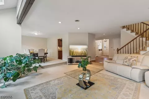 35 Matthew Rd, Wayne, NJ 07470 photo 3