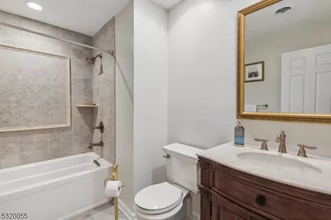 35 Matthew Rd, Wayne, NJ 07470 photo 17