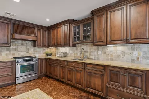 35 Matthew Rd, Wayne, NJ 07470 photo 6