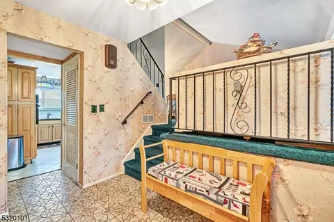 284 Harris Ave, Middlesex, NJ 08846 photo 3