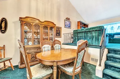 284 Harris Ave, Middlesex, NJ 08846 photo 7