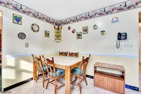 284 Harris Ave, Middlesex, NJ 08846 photo 12