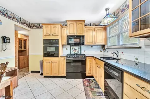 284 Harris Ave, Middlesex, NJ 08846 photo 10