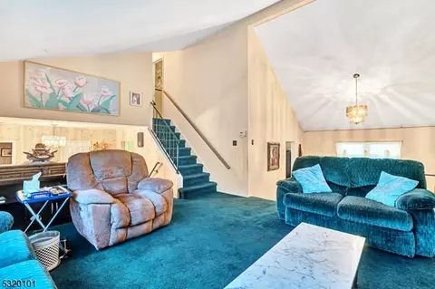 284 Harris Ave, Middlesex, NJ 08846 photo 6