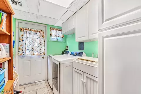 284 Harris Ave, Middlesex, NJ 08846 photo 14