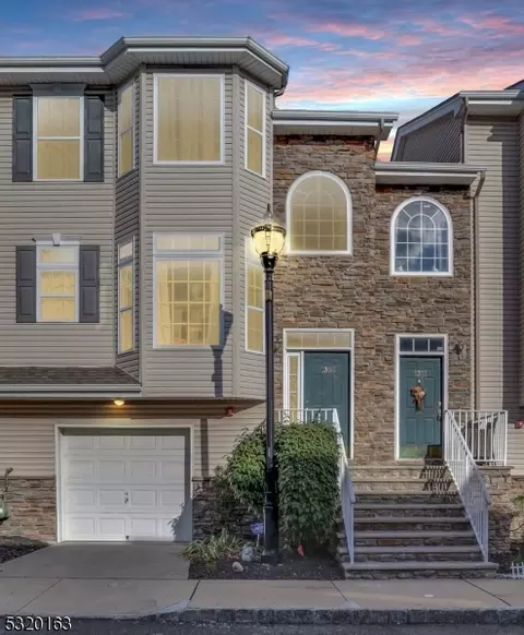 1355 Genovese Ln, Rahway, NJ 07065