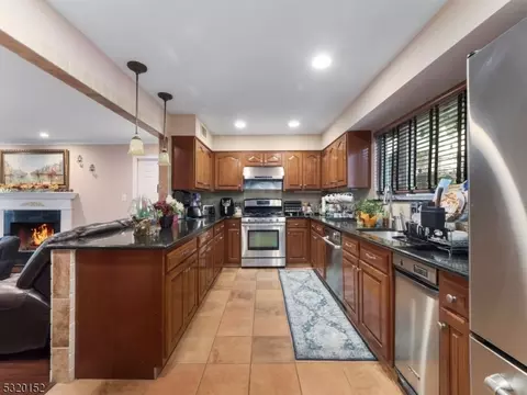 4 Cougar Cir, Wayne, NJ 07470 photo 13
