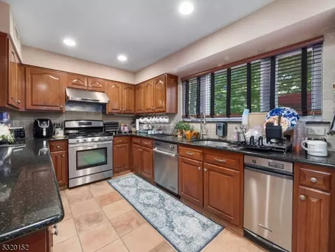 4 Cougar Cir, Wayne, NJ 07470 photo 14