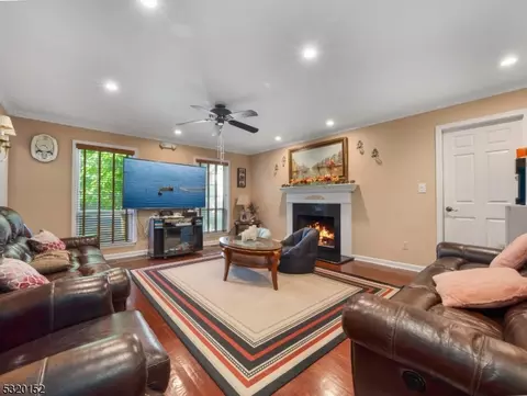 4 Cougar Cir, Wayne, NJ 07470 photo 18