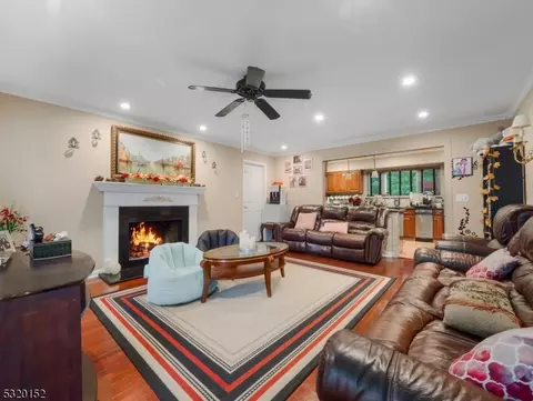 4 Cougar Cir, Wayne, NJ 07470 photo 19