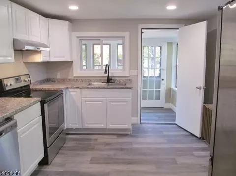 16 Lower West St, Clinton Twp, NJ 08801