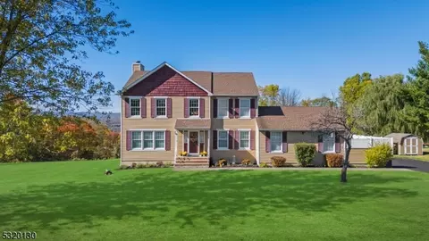 27 Lauren Ln, Sussex, NJ 07461