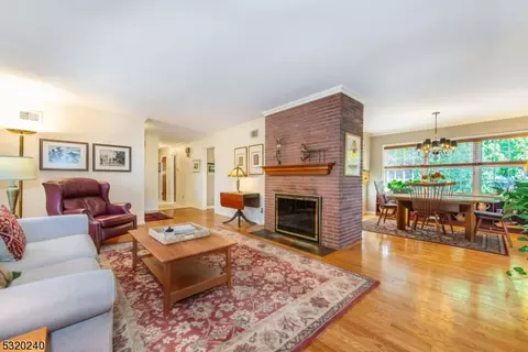 46 Elmwood Ter, West Caldwell, NJ 07006
