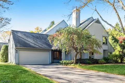 60 White Beeches Dr, Township Of Washington, NJ 07676