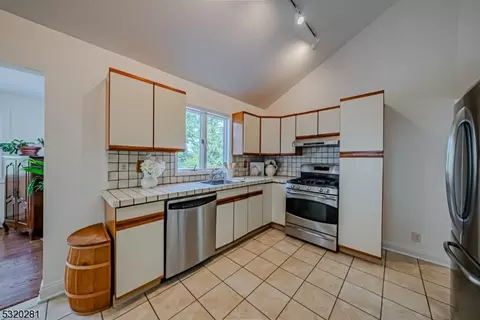 45 Wilson Ave, Wayne, NJ 07470 photo 11