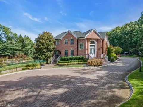 147 Heulitt Rd, Colts Neck, NJ 07722
