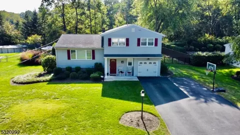 70 Westminster Dr, Parsippany-troy Hills Twp, NJ 07054