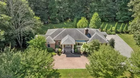 27 Miller Dr, Boonton Twp, NJ 07005