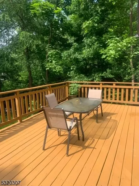 53 Riverlawn Dr, Wayne, NJ 07470 photo 10