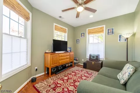 149 Levinberg Ln, Wayne, NJ 07470 photo 15