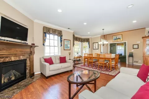 149 Levinberg Ln, Wayne, NJ 07470 photo 5