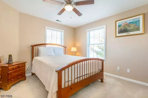 149 Levinberg Ln, Wayne, NJ 07470 photo 24