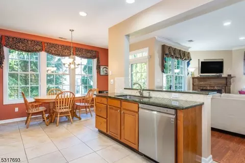 149 Levinberg Ln, Wayne, NJ 07470 photo 11