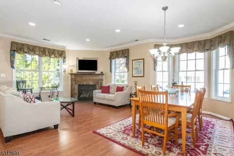 149 Levinberg Ln, Wayne, NJ 07470 photo 4