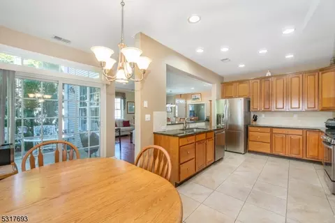 149 Levinberg Ln, Wayne, NJ 07470 photo 14
